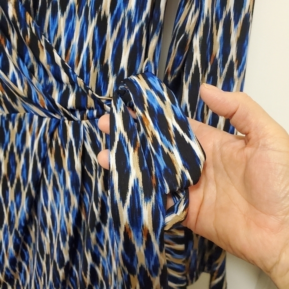 London Times Chic Wrap Silhoutte Modern Print Dress Size 10 - Picture 3 of 13